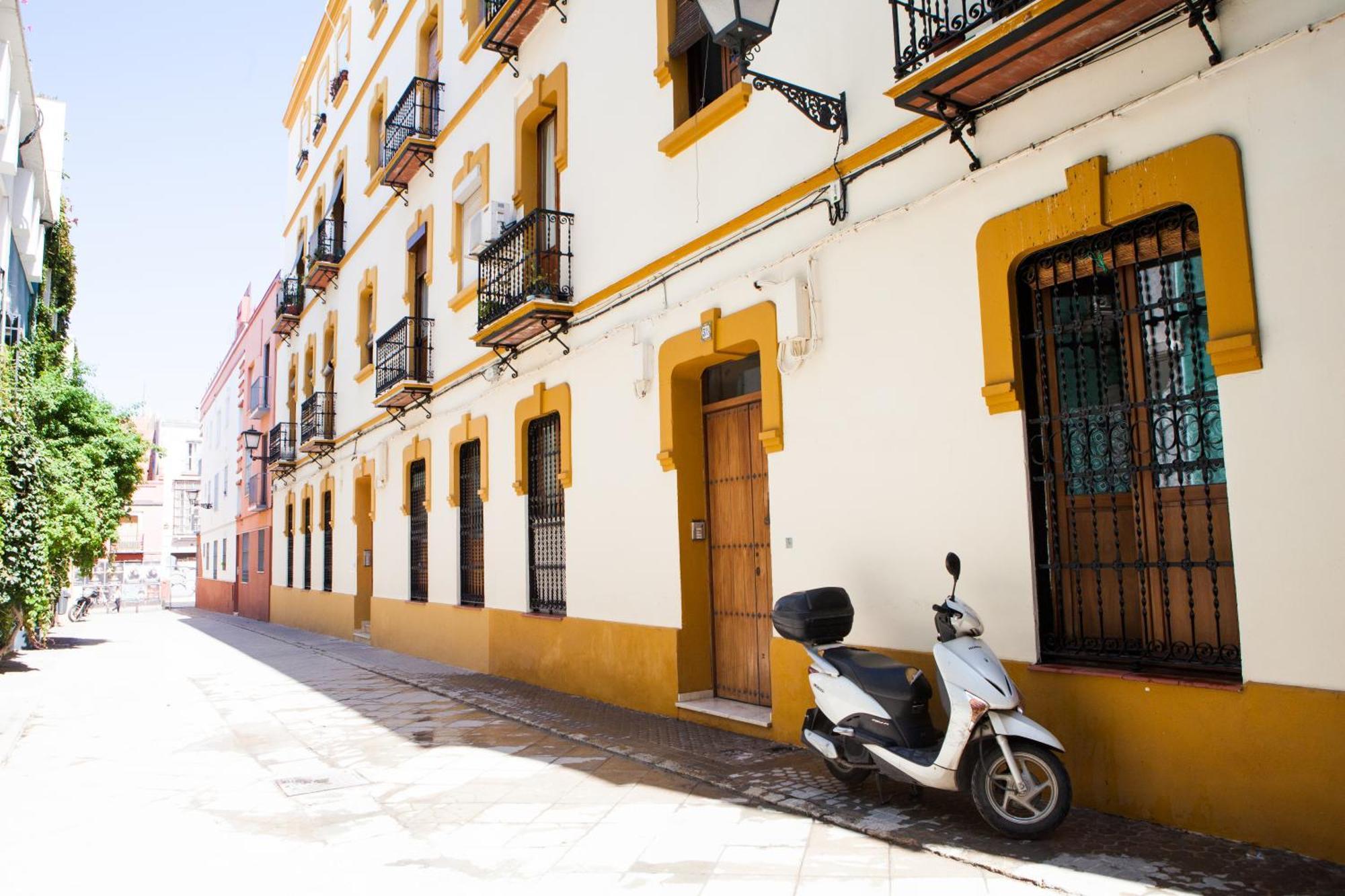 Zona Alameda De Hercules Silencioso Sevilla Exterior foto